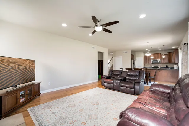 $599,900 | 21679 South Weather Edge Circle, Lannon, WI 53046