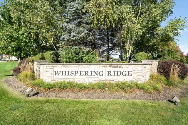 $599,900 | 21679 South Weather Edge Circle, Lannon, WI 53046