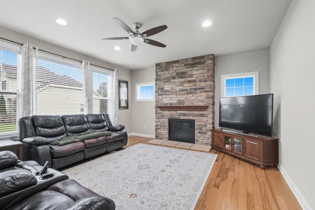 $599,900 | 21679 South Weather Edge Circle, Lannon, WI 53046