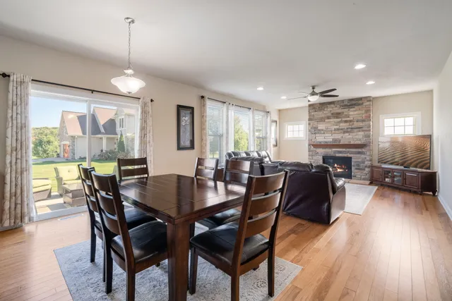 $599,900 | 21679 South Weather Edge Circle, Lannon, WI 53046