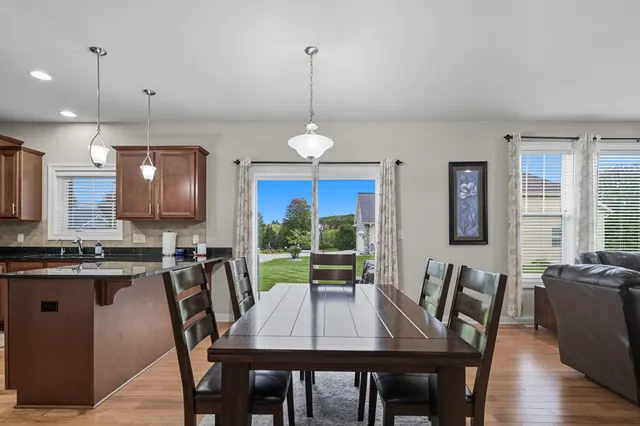 $599,900 | 21679 South Weather Edge Circle, Lannon, WI 53046