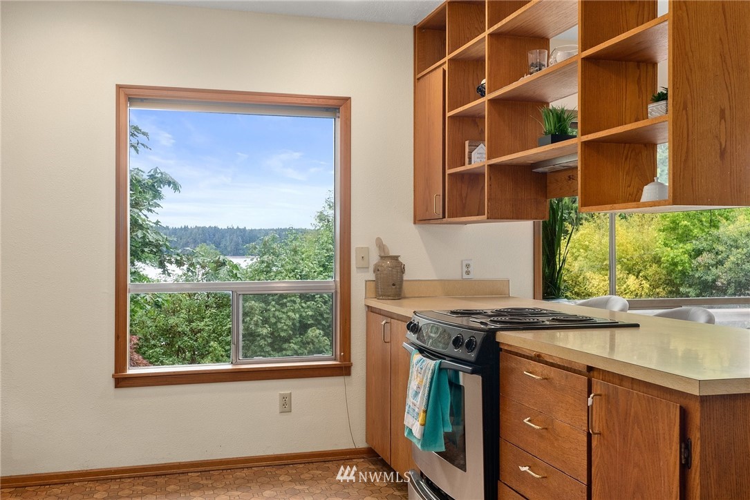 5210 Scott Road Northwest Olympia, WA 98502 - Photo 11 of 34