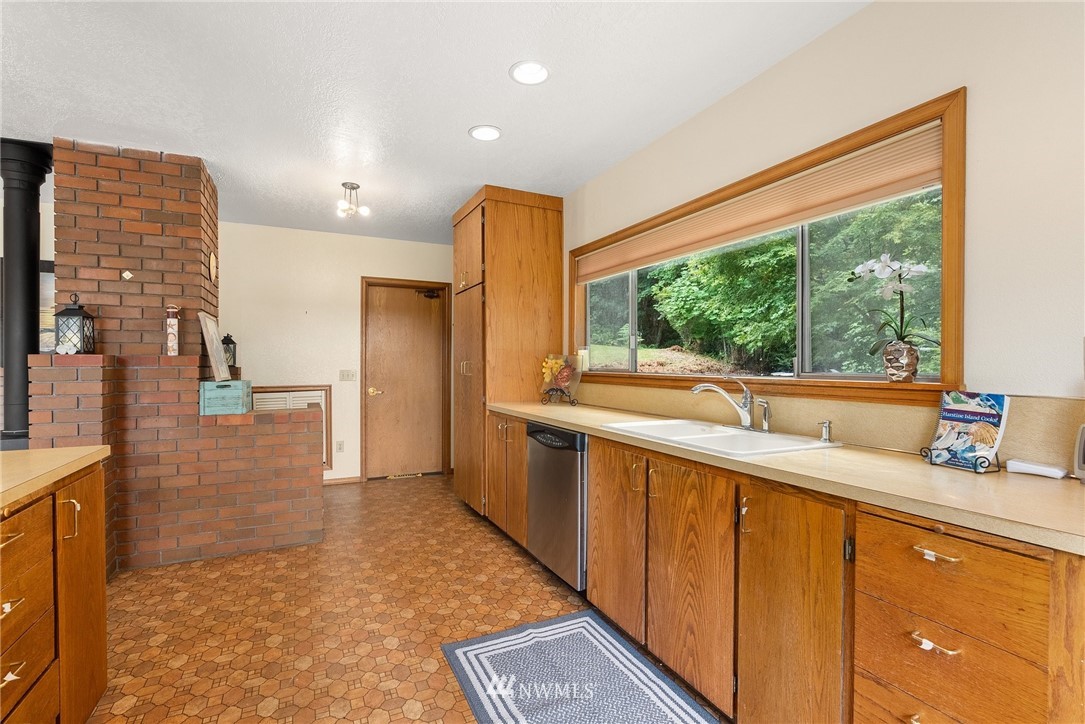 5210 Scott Road Northwest Olympia, WA 98502 - Photo 12 of 34