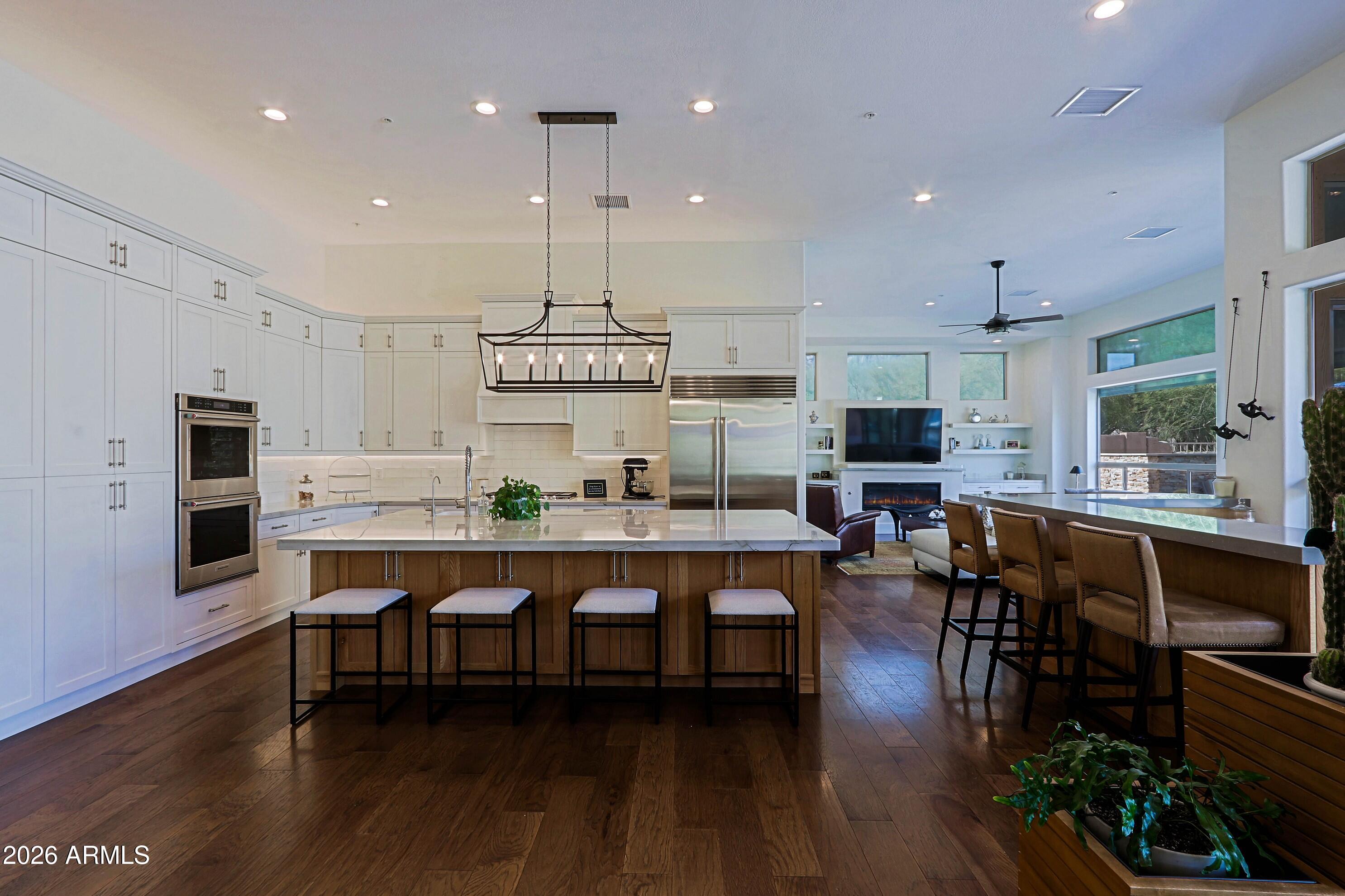 11594 East Chama Road Scottsdale, AZ 85255 - Photo 8 of 58 Kitchen and Bar