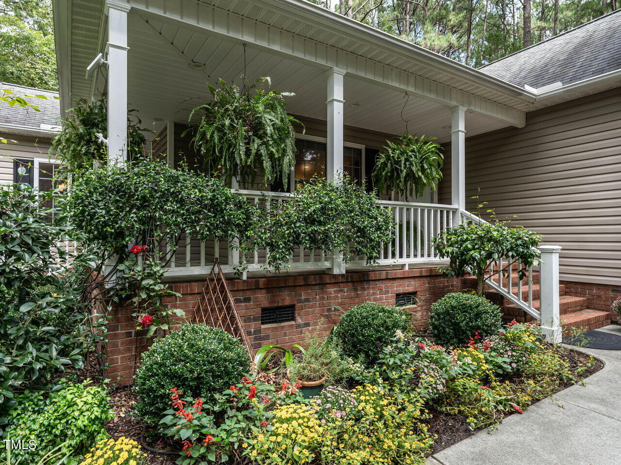 4101 Fiesta Road Durham, NC 27703 - Photo 49 of 49 004-1280x960-front-porch