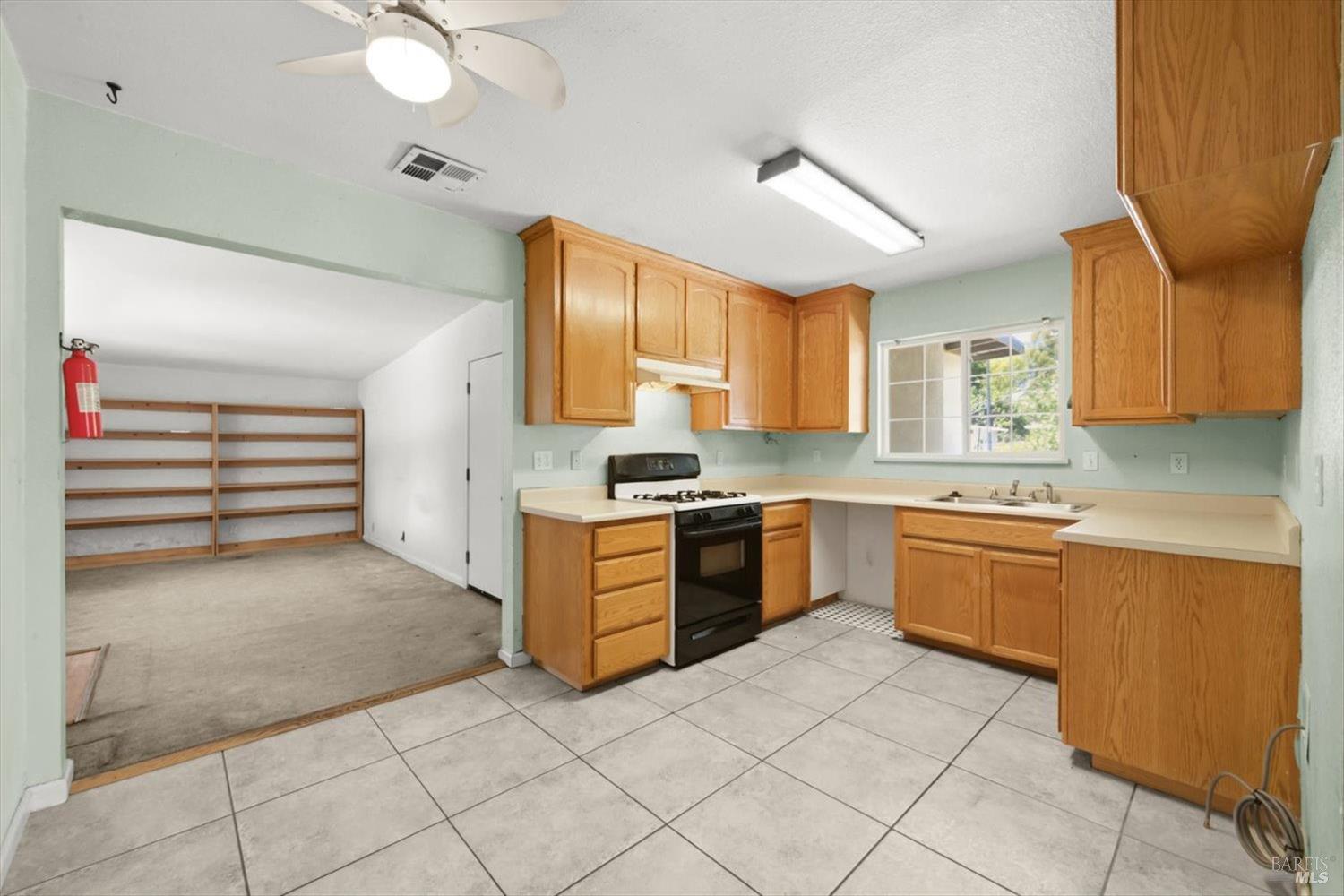 341 Grape Street Vacaville, CA 95688 - Photo 10 of 40
