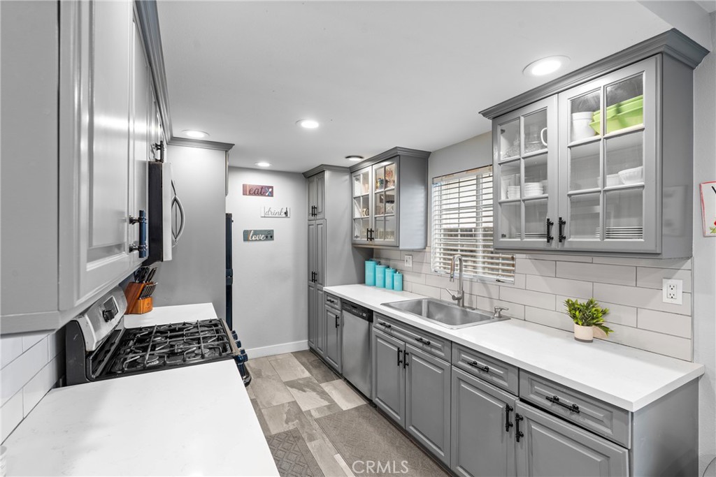 1111 Mountain View Lane Colton, CA 92324 - Photo 13 of 28