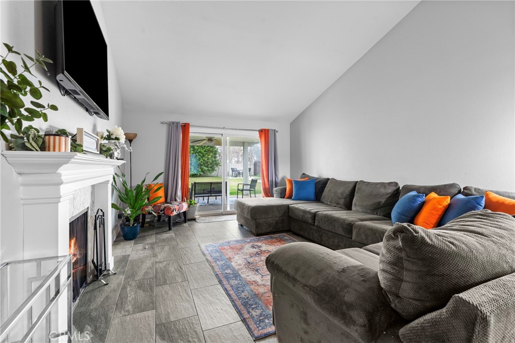 1111 Mountain View Lane Colton, CA 92324 - Photo 8 of 28