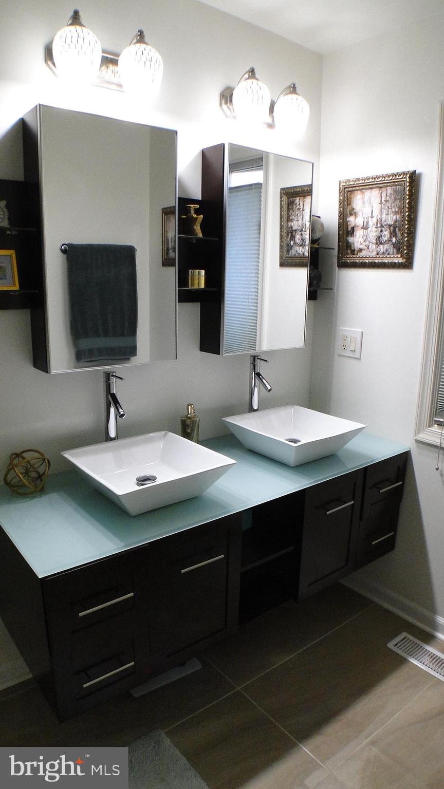 5175 Columbia Road, Unit 1143 Columbia, MD 21044 - Photo 19 of 48 Primary Bathroom double vanity and basin sinks