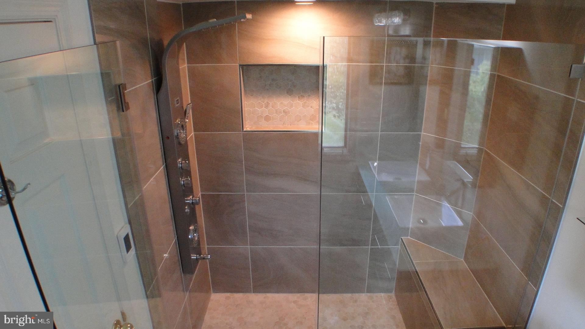 5175 Columbia Road, Unit 1143 Columbia, MD 21044 - Photo 22 of 48 Primary Bathroom Shower