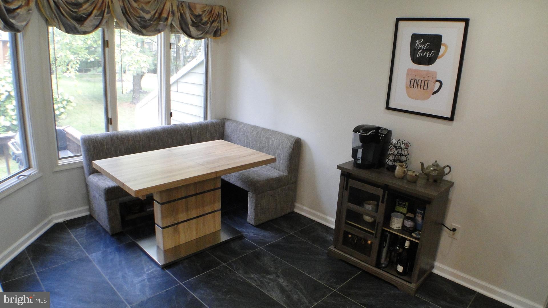 5175 Columbia Road, Unit 1143 Columbia, MD 21044 - Photo 5 of 48 Breakfast area with bay window