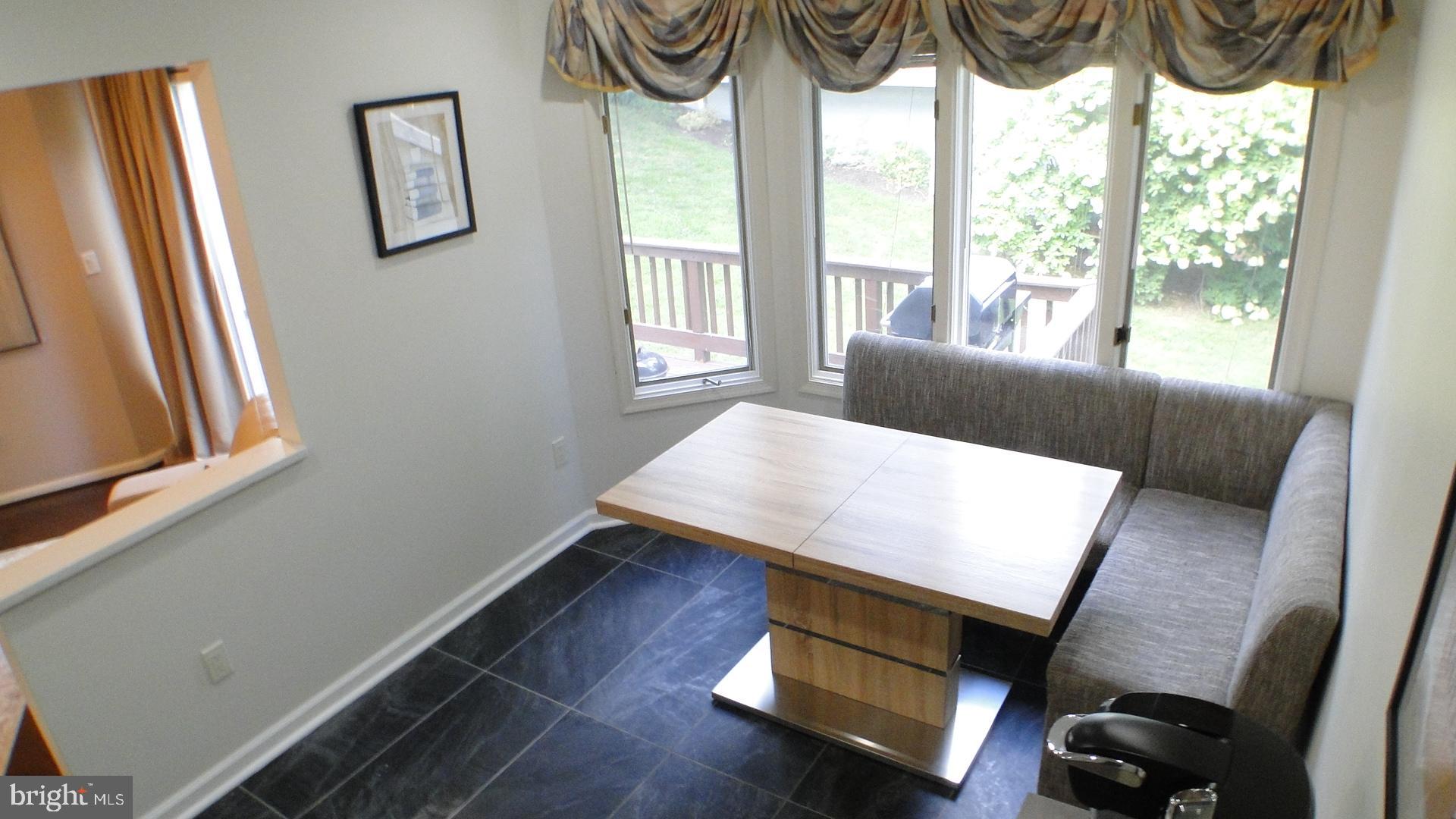 5175 Columbia Road, Unit 1143 Columbia, MD 21044 - Photo 6 of 48 Breakfast area with bay window