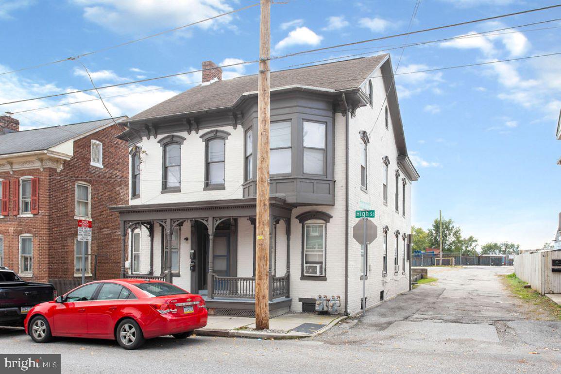 208 High Street Hanover, PA 17331 - Photo 1 of 29 Gallery Image 1