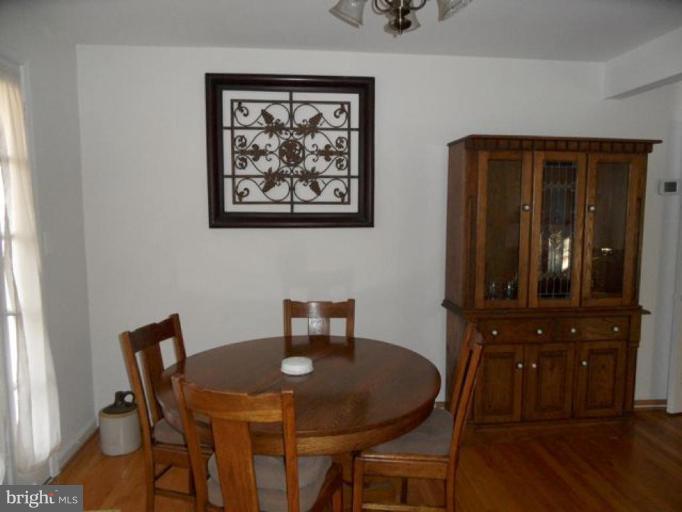 6213 Middlesex Avenue Springfield, VA 22150 - Photo 9 of 26 Dining Room