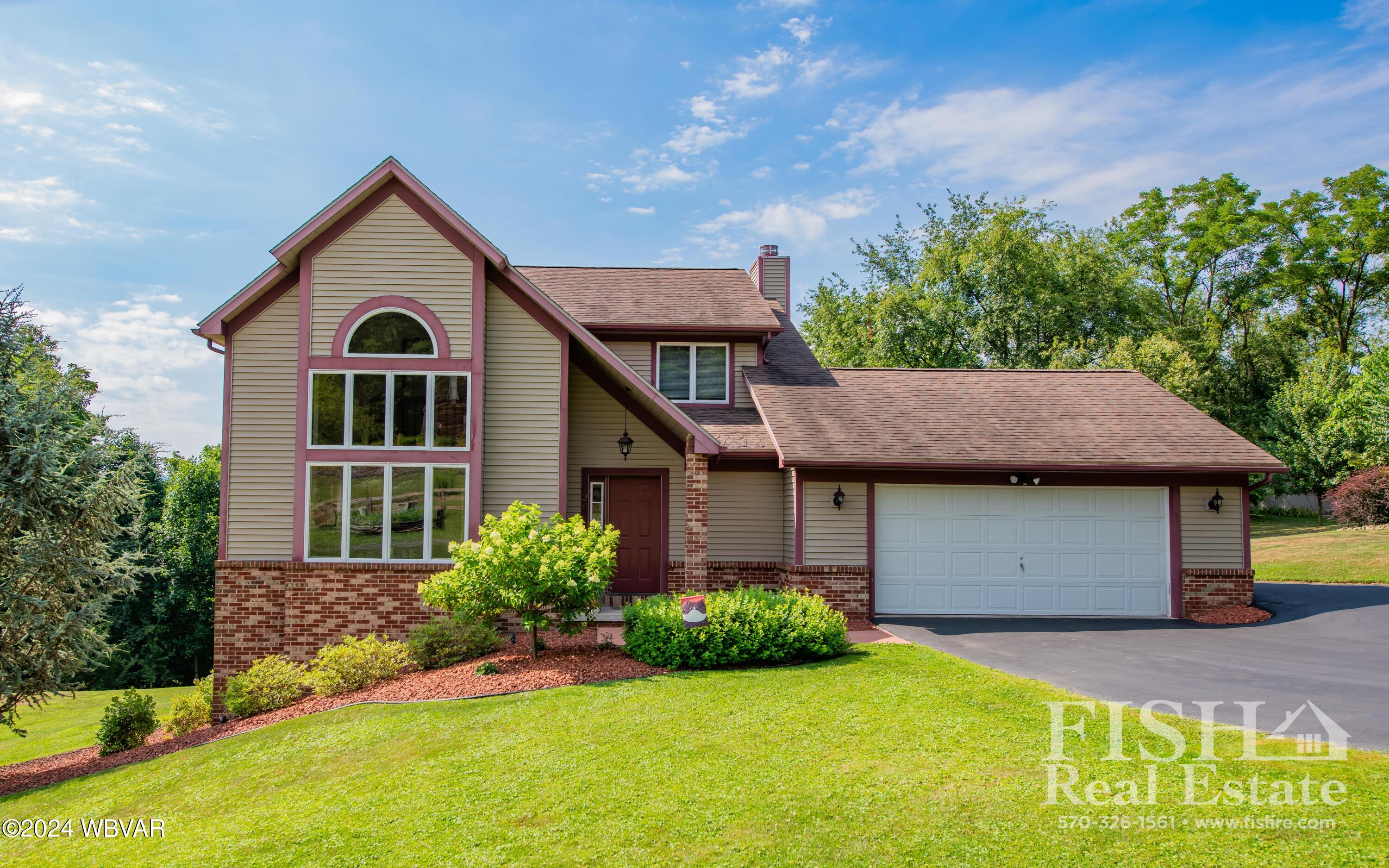 26 Hemlock Road Williamsport, PA 17701 - Photo 1 of 21 Exterior Front