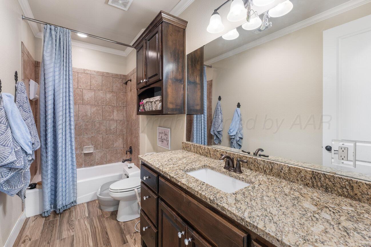 7410 Rochester Drive Amarillo, TX 79118 - Photo 35 of 60 Guest Bath