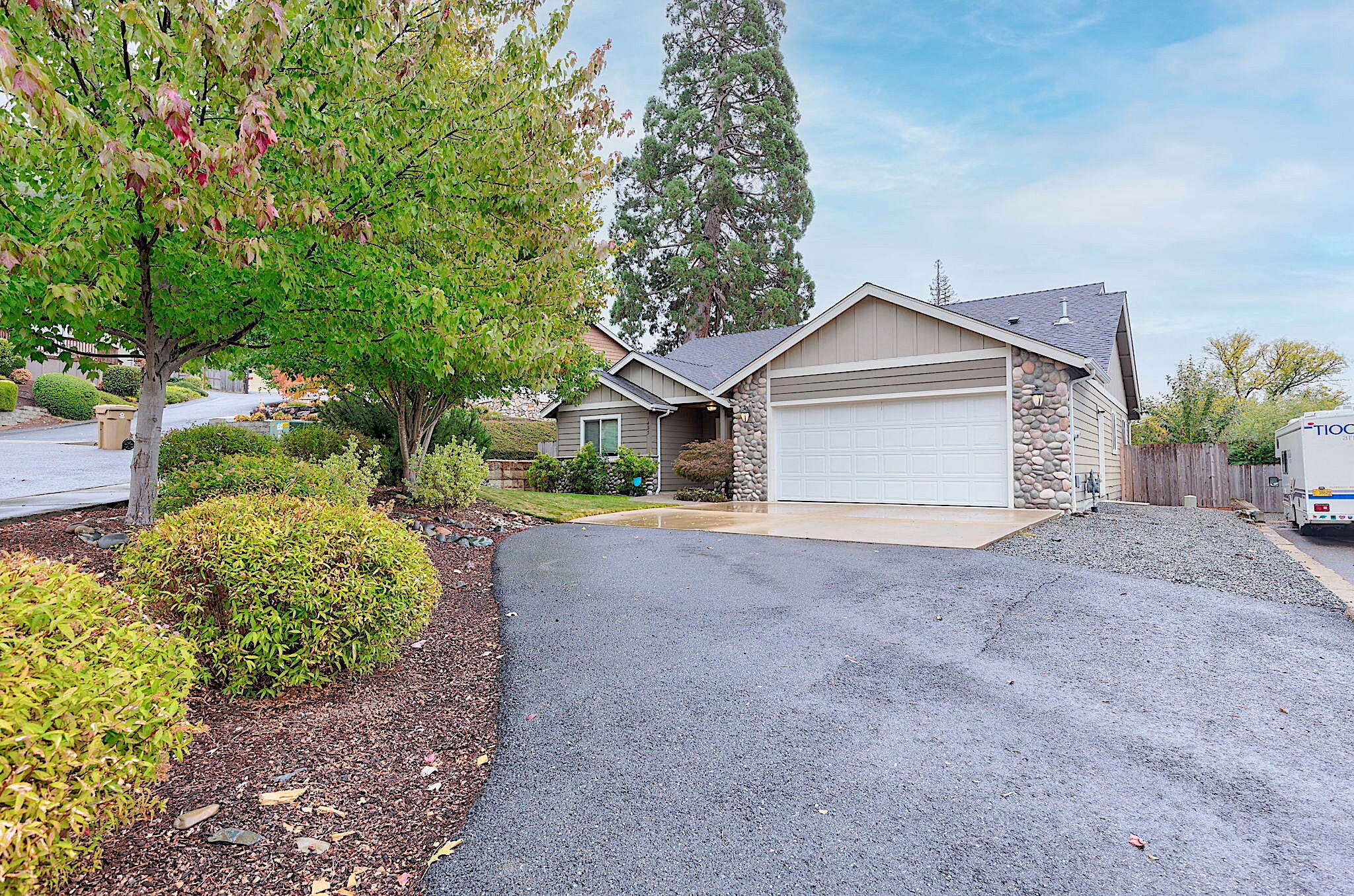 1433 Northeast Quail Crossing Road Grants Pass, OR 97526 - Photo 2 of 32 28-web-or-mls-1433-ne-quail-crossing-rd
