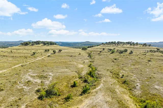 $1,500,000 | 5434 Kendalia Road, Blanco, TX 78606