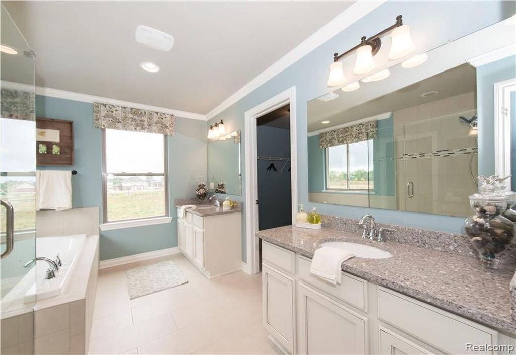 829 Balsam Circle Rochester Hills, MI 48307 - Photo 32 of 39
