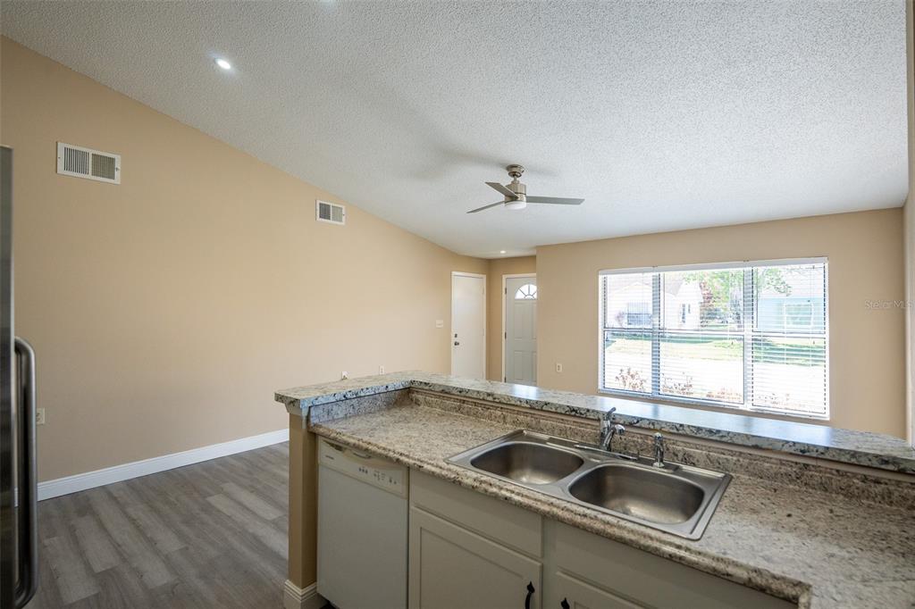 1025 Clovercrest Road Orlando, FL 32811 - Photo 6 of 16