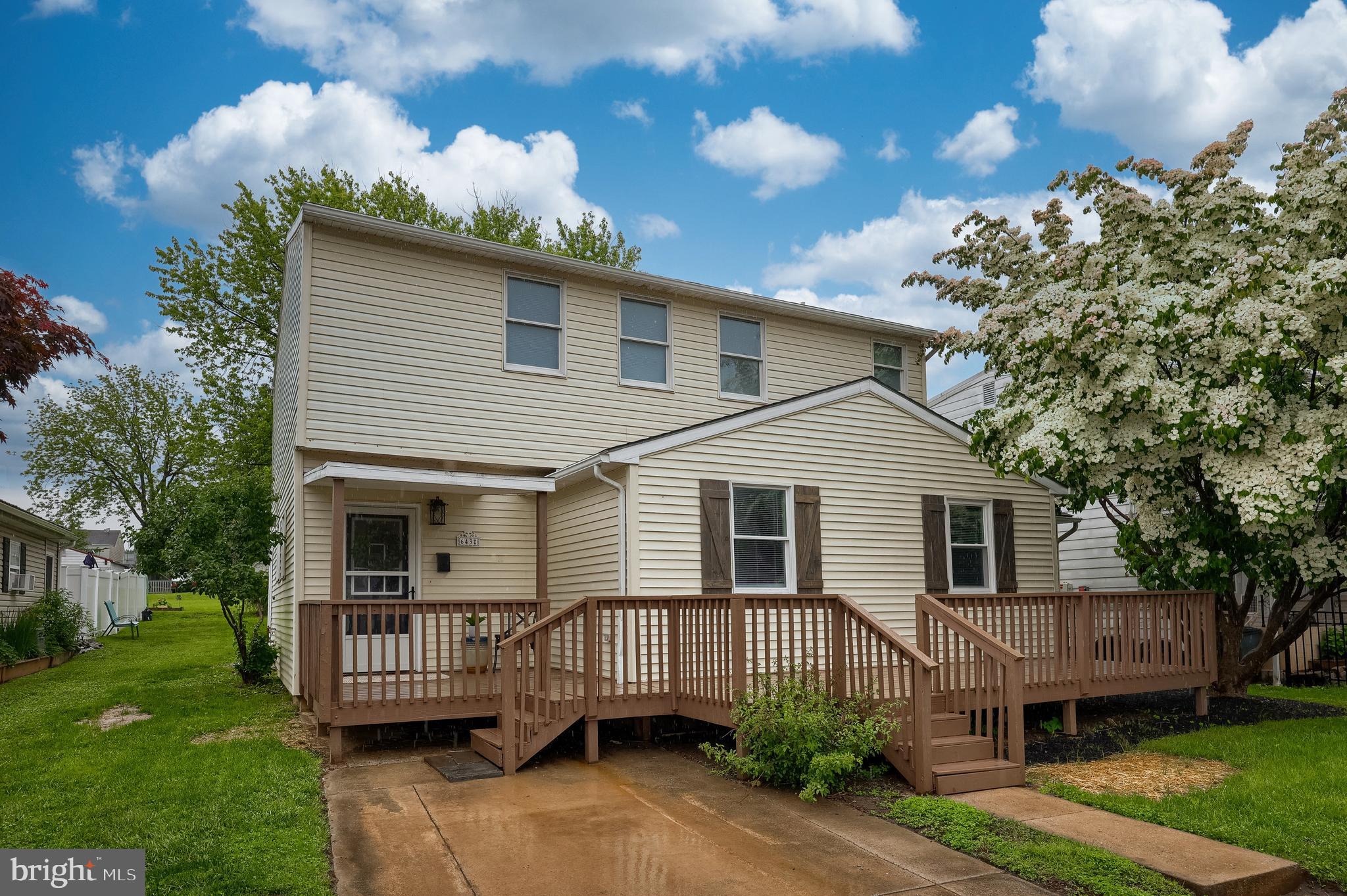 643 Franklin Street Columbia, PA 17512 - Photo 2 of 46 a front view of a house with a garden