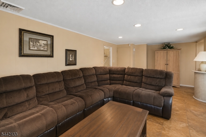359 Meisel Avenue Springfield, NJ 07081 - Photo 12 of 31