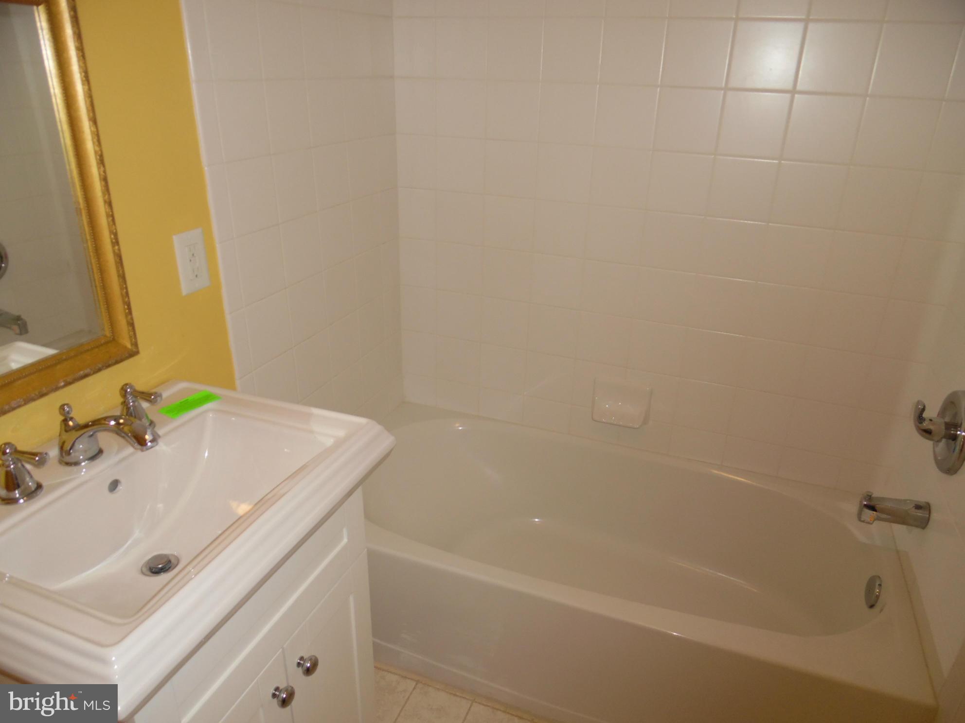 536 Poole Road Westminster, MD 21157 - Photo 14 of 21 Bath