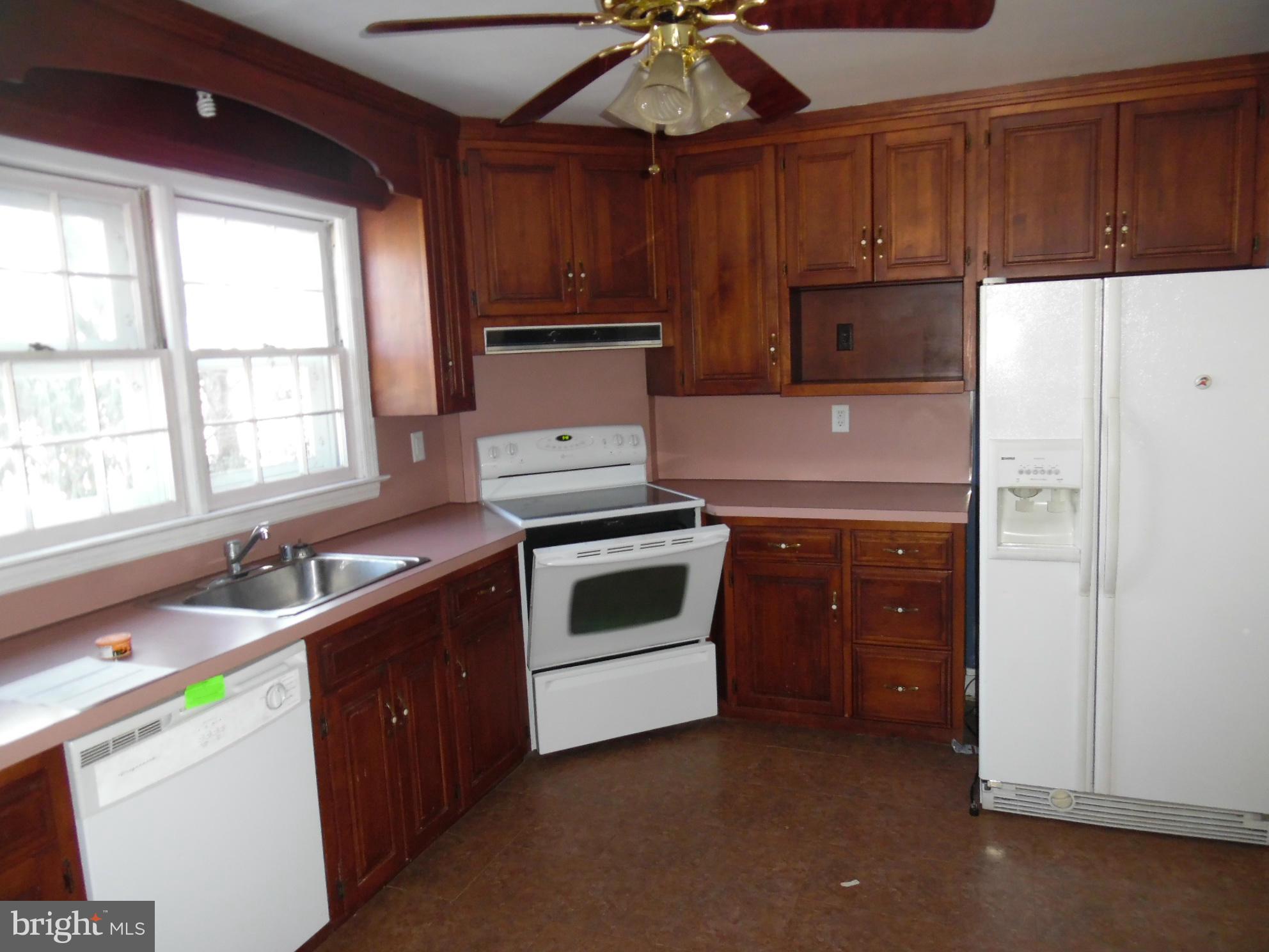 536 Poole Road Westminster, MD 21157 - Photo 5 of 21 Kitchen