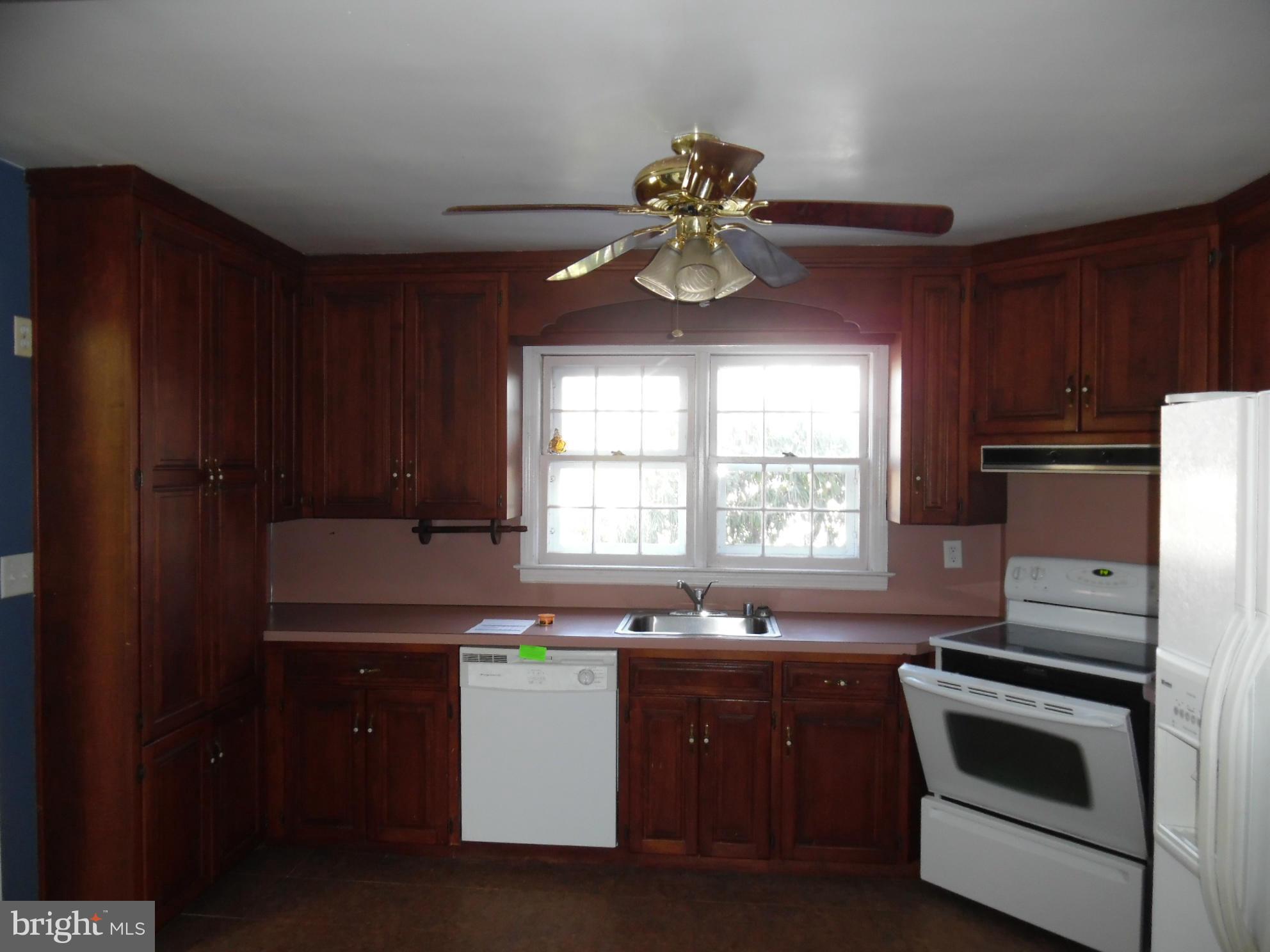 536 Poole Road Westminster, MD 21157 - Photo 6 of 21 Kitchen