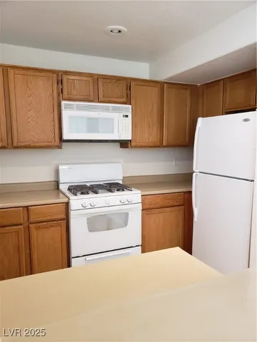 $1,200 | 5016 South Rainbow Boulevard, Unit 103, Las Vegas, NV 89103