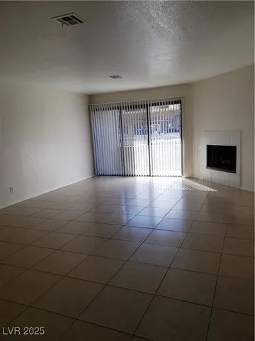 $1,200 | 5016 South Rainbow Boulevard, Unit 103, Las Vegas, NV 89103