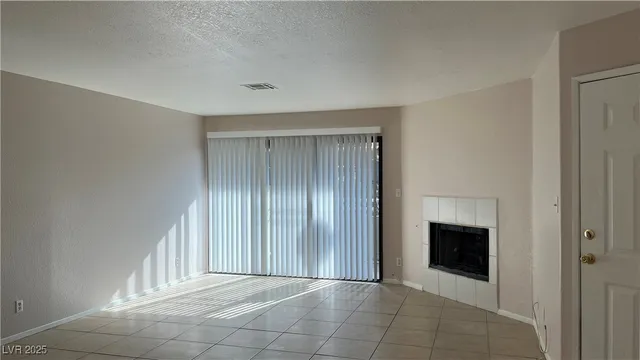 $1,200 | 5016 South Rainbow Boulevard, Unit 103, Las Vegas, NV 89103