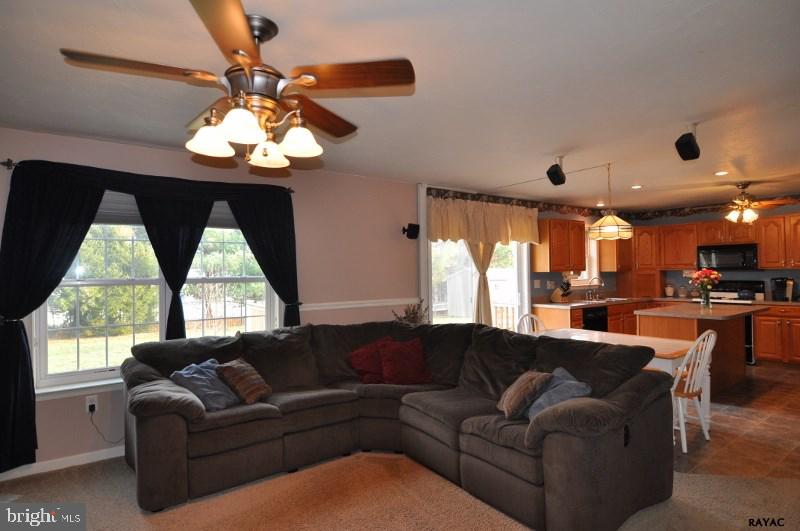416 Monocacy Trail Spring Grove, PA 17362 - Photo 4 of 29 Gallery Image 4