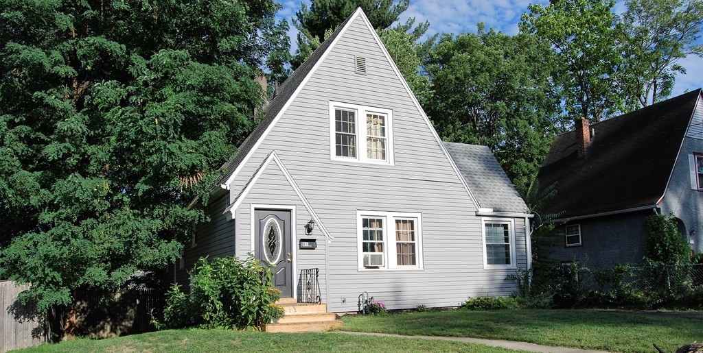 81 Braddock Street Springfield, MA 01109 - Photo 2 of 16 Gallery Image 2