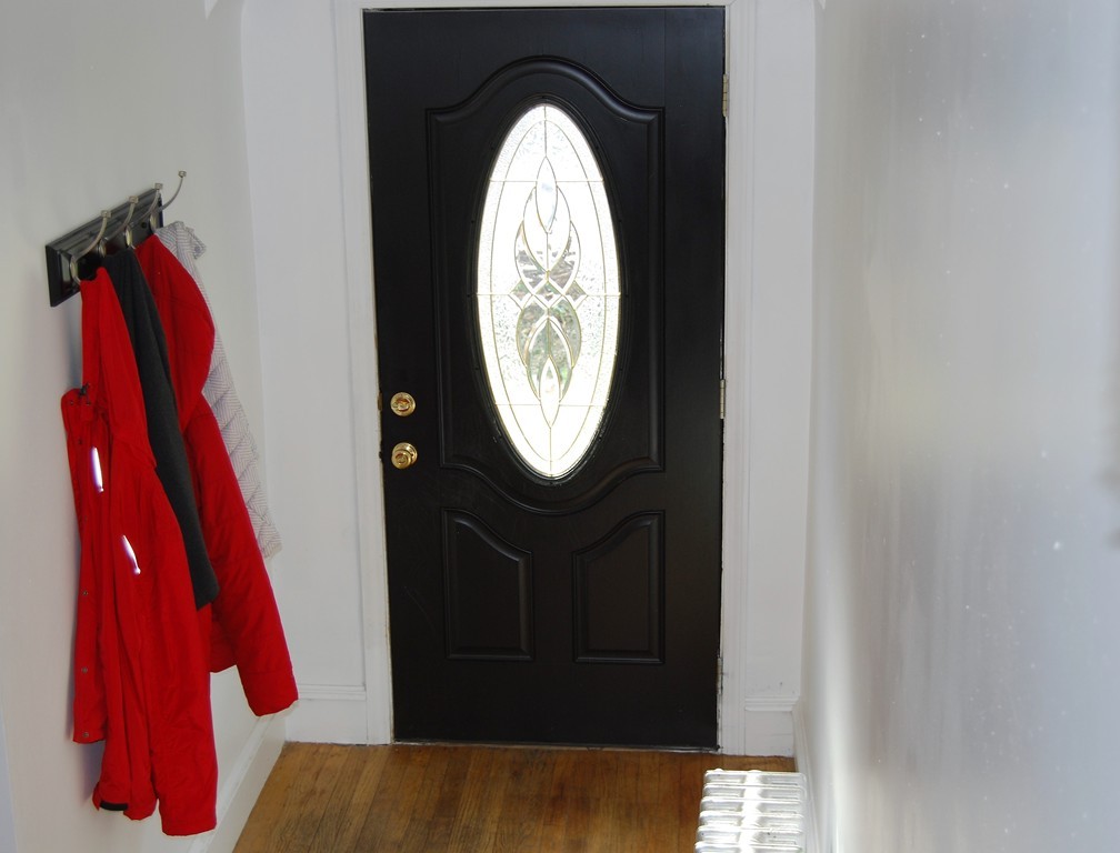 81 Braddock Street Springfield, MA 01109 - Photo 3 of 16 Gallery Image 3