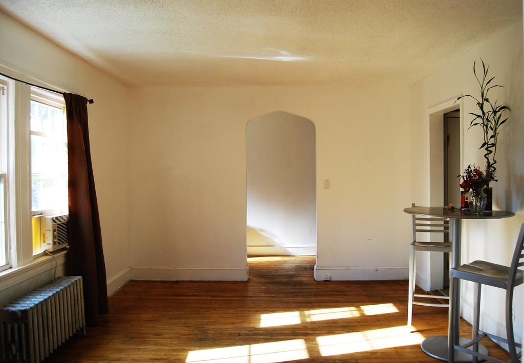 81 Braddock Street Springfield, MA 01109 - Photo 5 of 16 Gallery Image 5