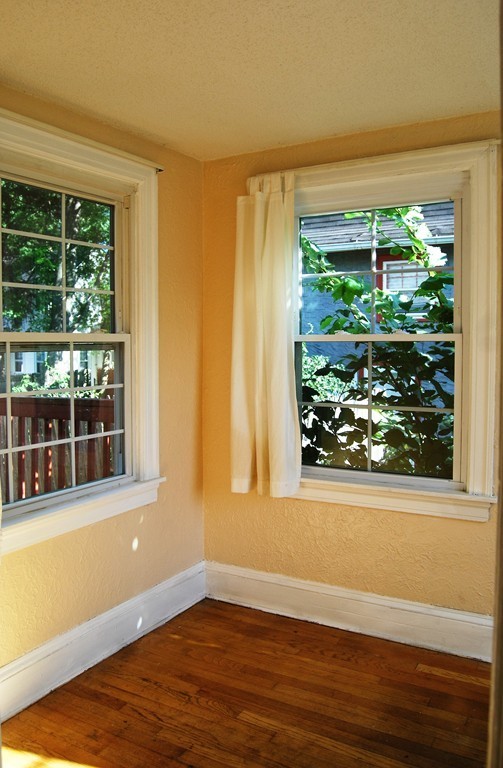 81 Braddock Street Springfield, MA 01109 - Photo 6 of 16 Gallery Image 6