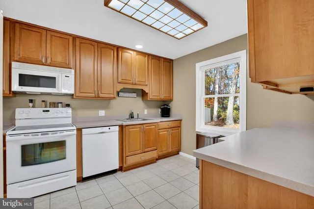 $418,900 | 12720 Bar Oak Drive, Waldorf, MD 20601