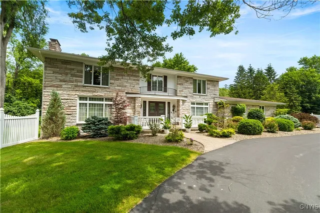 $869,000 | 5 Hingham Road, Utica, NY 13501