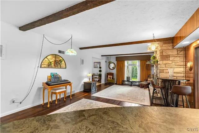 $869,000 | 5 Hingham Road, Utica, NY 13501