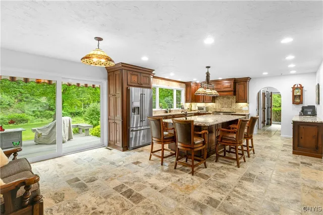 $869,000 | 5 Hingham Road, Utica, NY 13501