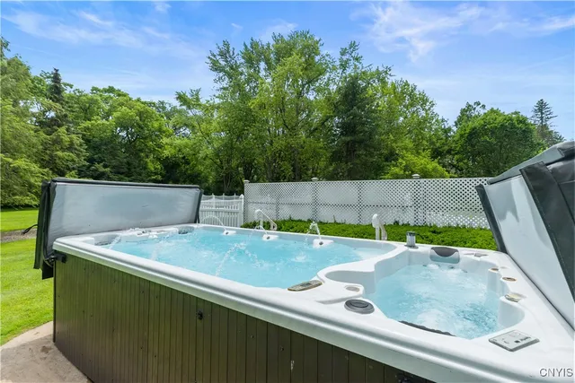 $869,000 | 5 Hingham Road, Utica, NY 13501