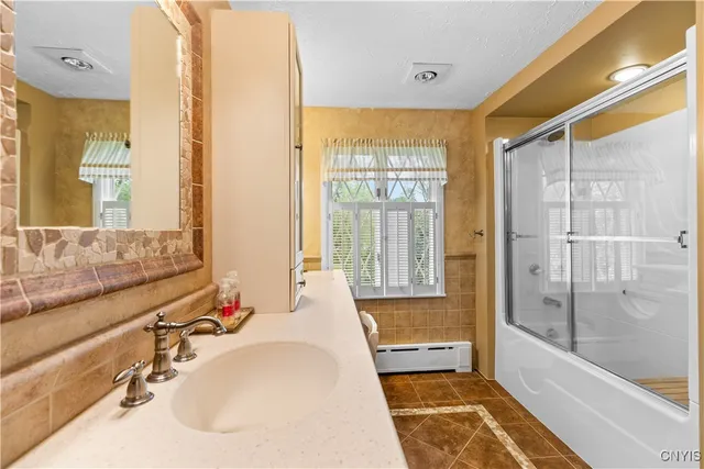 $869,000 | 5 Hingham Road, Utica, NY 13501