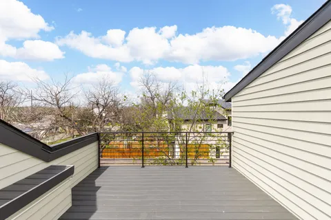 $1,050,000 | 2910 East 4th Street, Austin, TX 78702
