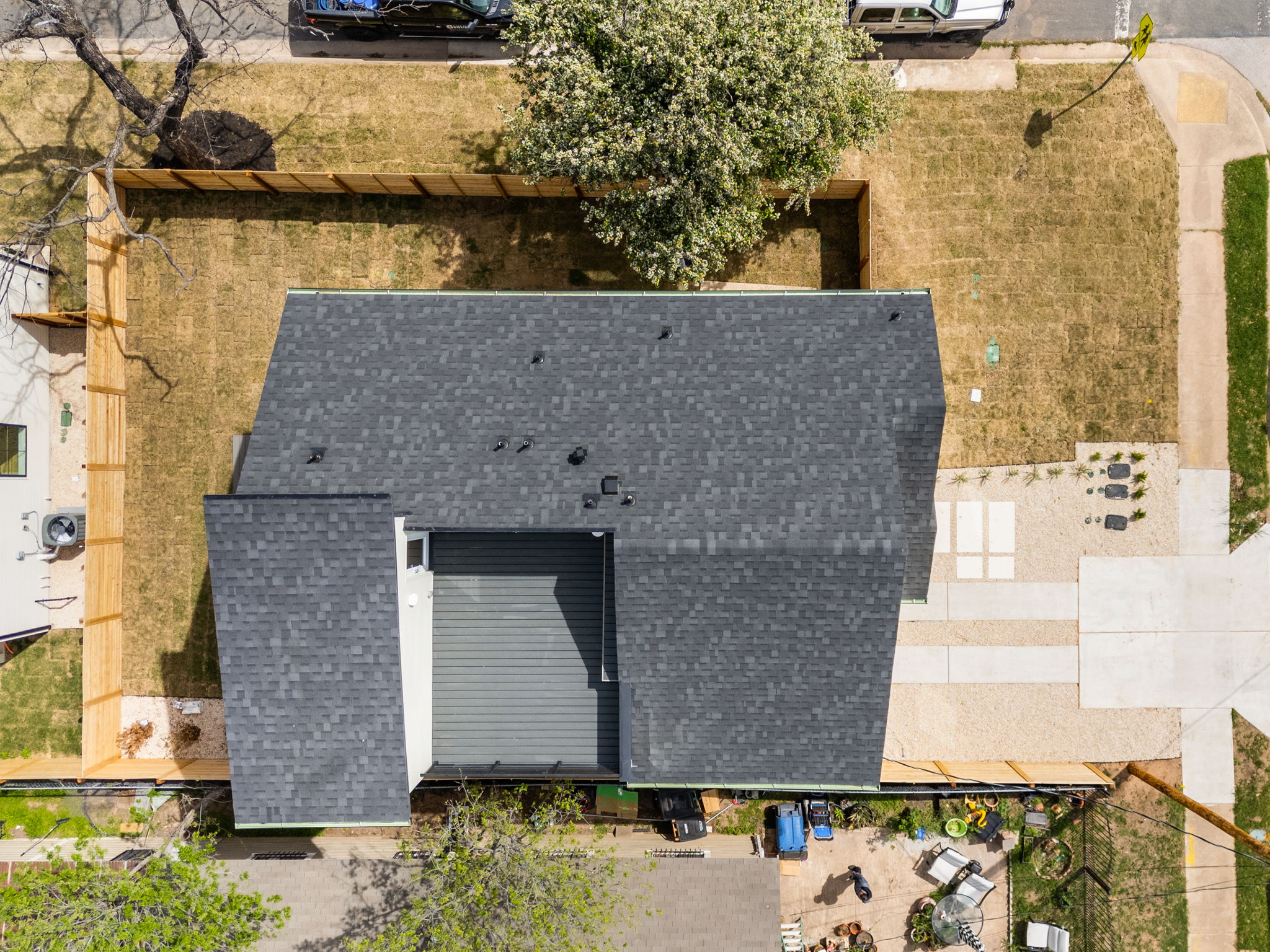 2910 East 4th Street Austin, TX 78702 - Photo 37 of 39 an aerial view of a house with a yard