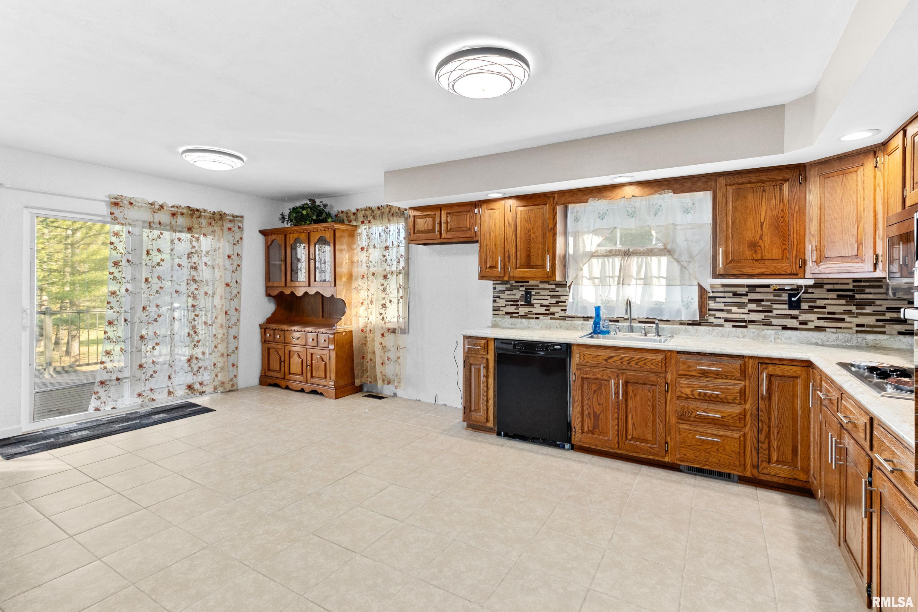 22276 Timber Lane Morton, IL 61550 - Photo 12 of 45 Gallery Image 12