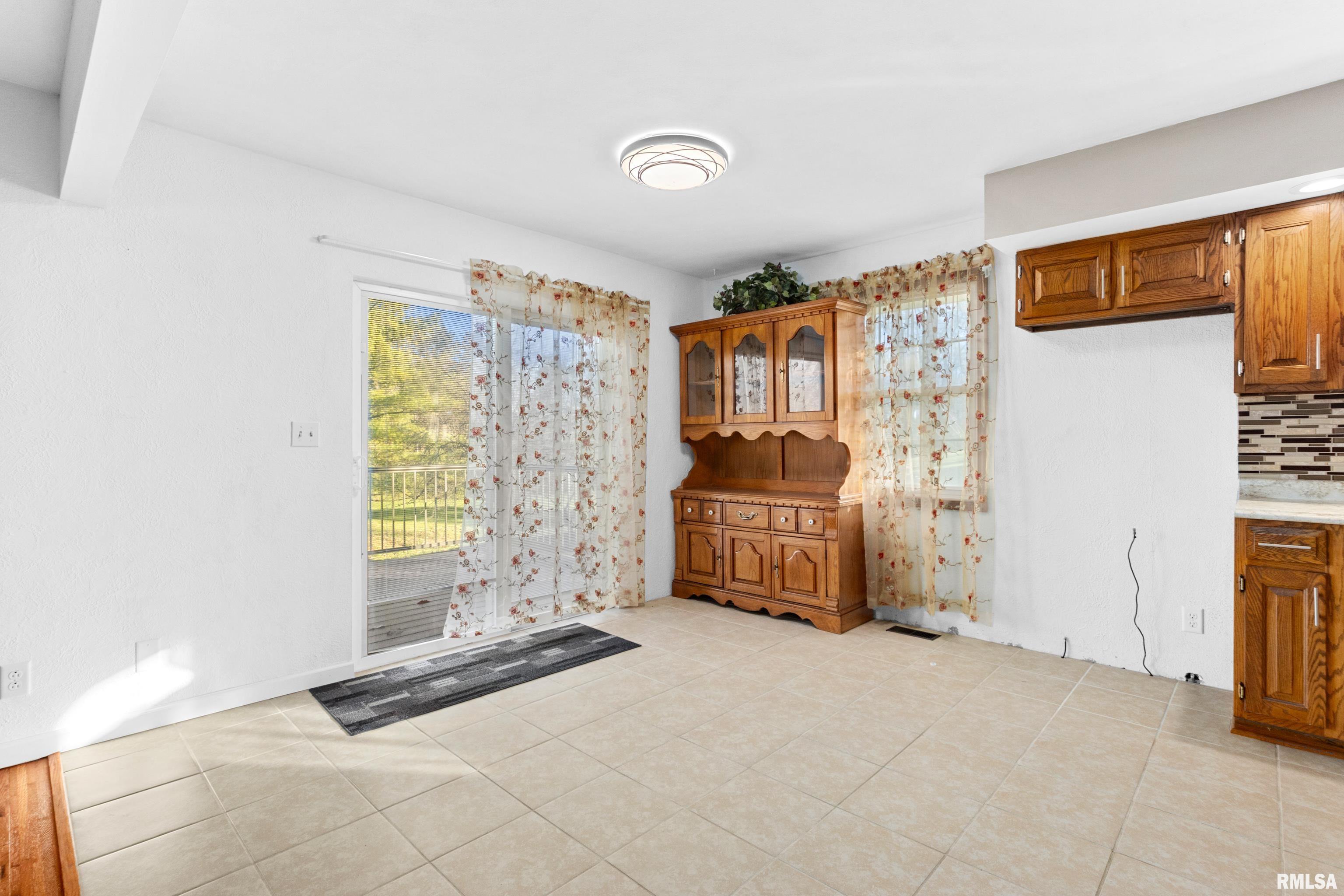 22276 Timber Lane Morton, IL 61550 - Photo 10 of 45 Gallery Image 10