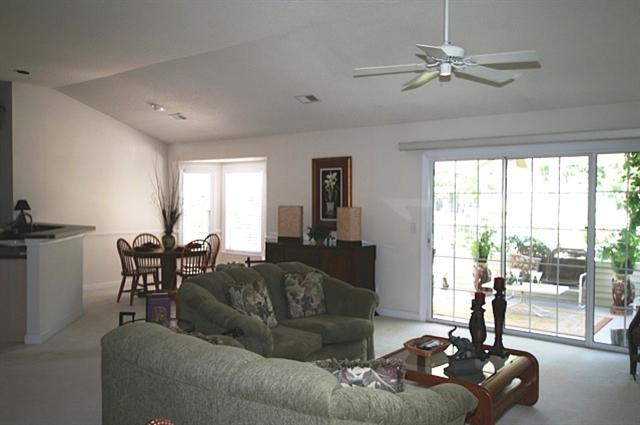 9834 Winchester Court Murrells Inlet, SC 29576 - Photo 4 of 14 Gallery Image 4