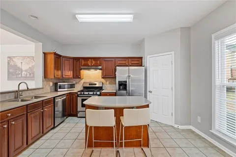 $427,400 | 2428 Bridlewood Drive, Unit 24, Atlanta, GA 30339