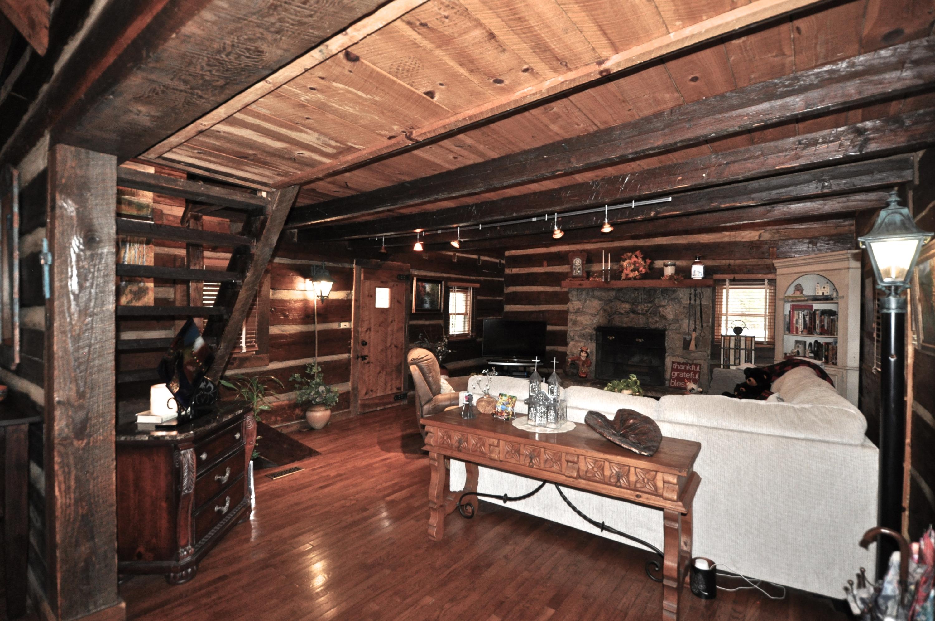 281 Laurel Road Townsend, TN 37882 - Photo 6 of 28 DSC_0059